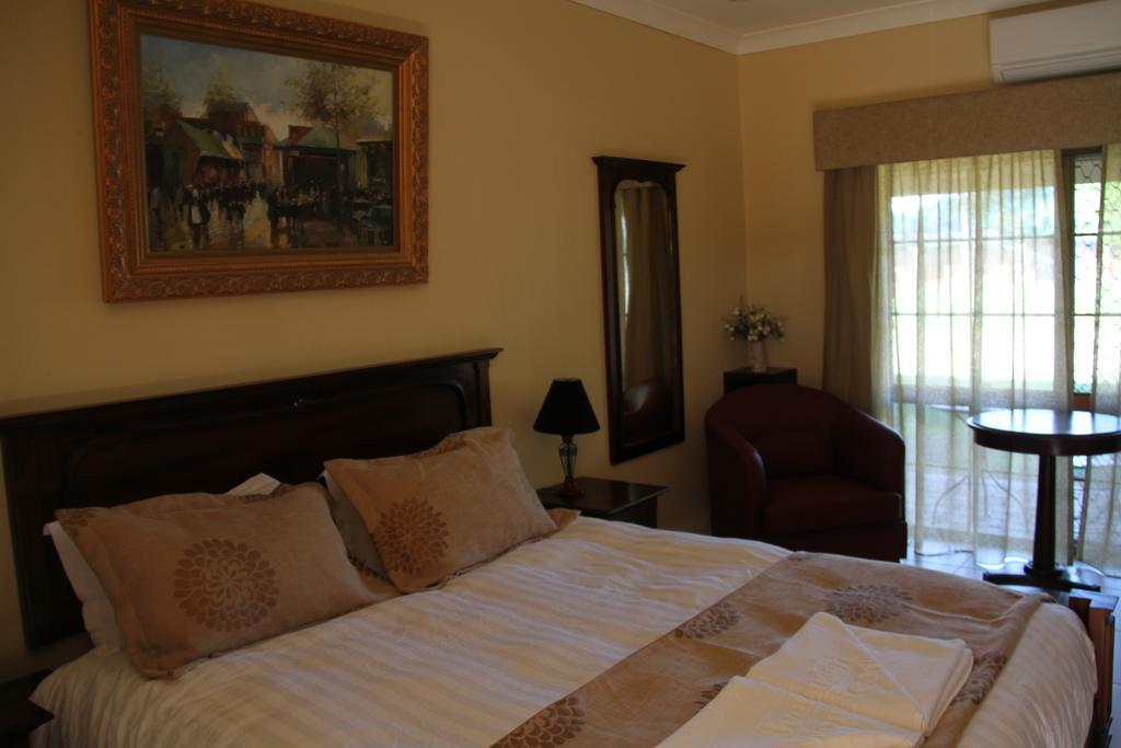 Overlander Homestead Motel Roma Quarto foto