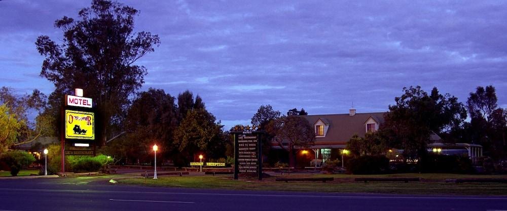 Overlander Homestead Motel Roma Exterior foto